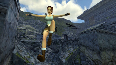 Kuvakaappaus Tomb Raider -pelistä. Kuvassa hahmo Lara Croft keskellä pelin maisemaympäristöä.